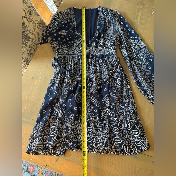 Chan Luu Navy and White Paisley Long Sleeve Dress Size Small - Picture 6 of 12